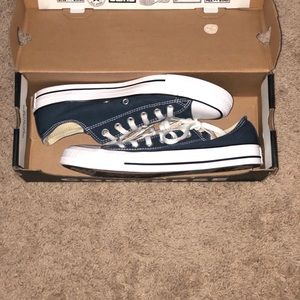 New navy blue converse